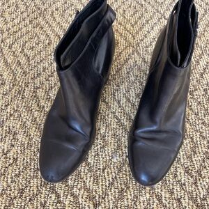Vince -Black Women’s Leather Ankle Boots size 9